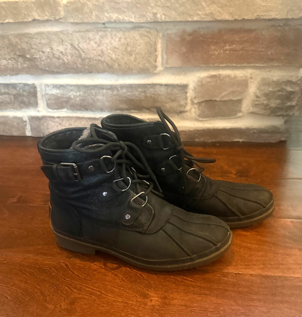 UGG Australia Cecile Waterproof Duck Boots Womens Size 7.5 Black Lace Up 1007999